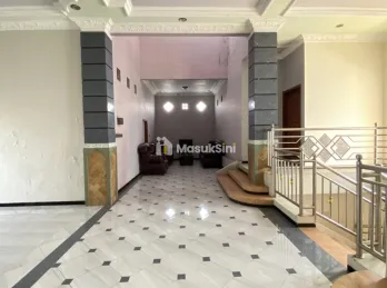 Jual Rumah Mewah Cocok Untuk Usaha di Daerah Jongbiru Kediri