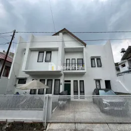 Jual Rumah Mewah Minimalis di Komplek Bukit Ligar Bandung