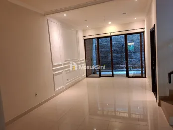 Jual Rumah Strategis di Jalan Benda Kota Jakarta Selatan Shm