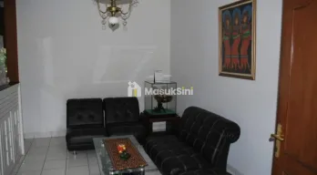 Jual Rumah Strategis di Jalan Budi Luhur Kota Bandung Shm