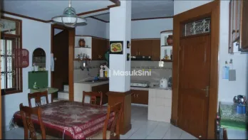 Jual Rumah Strategis di Jalan Budi Luhur Kota Bandung Shm