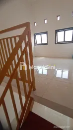 MODERN RUMAH KANTOR LAWANG OTSUKA 2 LANTAI  275 JUTA