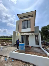 PERUMAHAN MODERN MINIMALIS DI KAWASAN BERKEMBANG CEMODOKANDANG