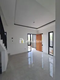 RUMAH 2 LANTAI 400 JUTAAN LOKASI DI RANDUAGUNG SINGOSARI