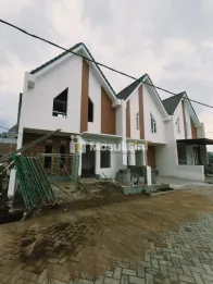 RUMAH 2 LANTAI 445 JUTA LOKASI KARANGPLOSO