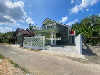RUMAH 2 LANTAI DI SUMBERARUM MOYUDAN SLEMAN