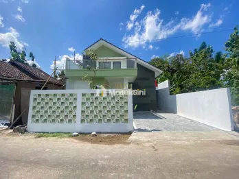 RUMAH 2 LANTAI DI SUMBERARUM MOYUDAN SLEMAN