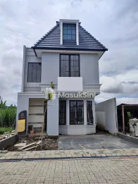 RUMAH 2 LANTAI LOKASI ARJOWINANGUN MALANG