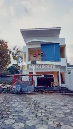 RUMAH 2 LANTAI LOKASI DEKAT KAWASAN JATIM PARK 1 BATU