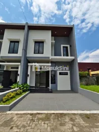 RUMAH 2 LANTAI LOKASI PERUMAHAN SUKUN DEKAT UNIKMAMA