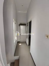RUMAH 2 LANTAI MODERN MINIMALIS LOKASI SUKUN KLAYATAN KOTA MALANG