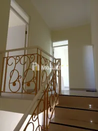 RUMAH 2 LANTAI MODERN SIAP HUNI