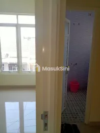 RUMAH 2 LANTAI MODERN SIAP HUNI