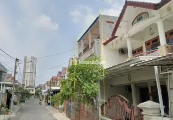 Rumah 3 Lantai di Perumahan Dharmahusada Mas Surabaya
