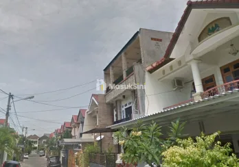 Rumah 3 Lantai di Perumahan Dharmahusada Mas Surabaya