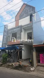 Rumah 3 Lantai Dijual Simpang Danau Kerinci Sawojajar Malang