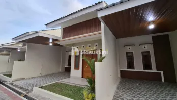 RUMAH BARU DALAM CLUSTER DI KALASAN, SLEMAN