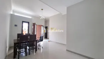 RUMAH CANTIK, SIAP HUNI DEKAT RING ROAD BARAT