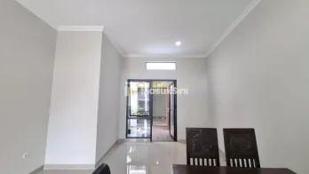 RUMAH CANTIK, SIAP HUNI DEKAT RING ROAD BARAT