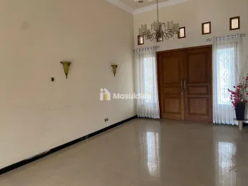 RUMAH CLASSIC MODERN SIAP HUNI