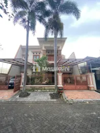 RUMAH CLASSIC MODERN SIAP HUNI 2 LANTAI ARAYA GOLF
