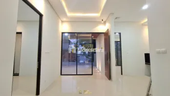 RUMAH DESAIN KEKINIAN DI MAGUWOHARJO, SLEMAN