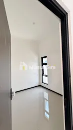 RUMAH DESAIN MEWAH ALA SULTAN LOKASI KEPANJEN - HARGA 399 JT