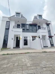 Rumah dijual di Pandanwangi Blimbing Kota Malang