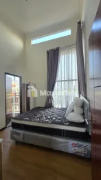 Rumah dua lantai design modern minimalis di karangploso malang