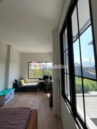 Rumah Gaya Kontemporer 4 Kamar Tidur 2 Kamar Mandi di Arcamanik Bandung