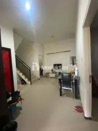 RUMAH HOOK 2 LANTAI SIAP HUNI