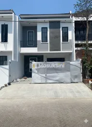 RUMAH HOOK NEW GRESS MINIMALIS DI BOULEVARD ARAYA STRATEGIS DEKAT  KEPUTIH