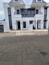 Rumah Jalan LA Sucopto Blimbing Kota Malang