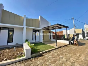 RUMAH KOMERSIL MURAH LOKASI KARANGPLOSO DEKAT PUSAT PENDIDIKAN