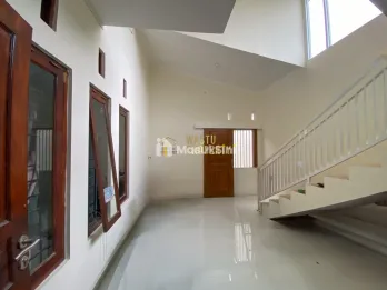 RUMAH LUAS FULL FURNISHED LOKASI STRATEGIS DI NGAGLIK