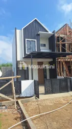 RUMAH MEWAH 2 LANTAI LOKASI SINGOSARI