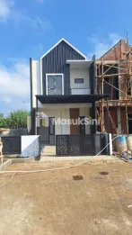 RUMAH MEWAH 2 LANTAI LOKASI SINGOSARI