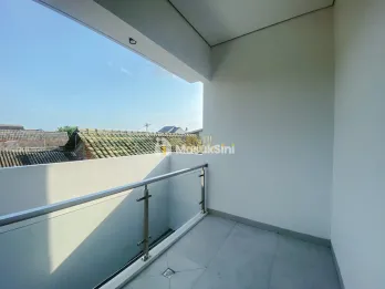 RUMAH MEWAH HANYA 500 METER DARI JALAN GODEAN