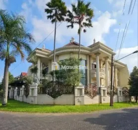 RUMAH MEWAH POSISI HOOK LOKASI PBI ARAYA