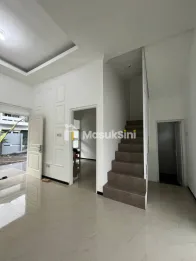 RUMAH MINIMALIS 2 LANTAI 3KT 2KM SIAP HUNI DEKAT KAMPUS BINUS