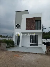 RUMAH MINIMALIS 2 LANTAI DEKAT EXIT TOL MALANG - HARGA 604 JUTA