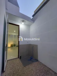 RUMAH MINIMALIS 2 LANTAI DEKAT RS UB - HARGA 3M NEGO