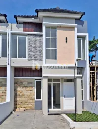 RUMAH MINIMALIS 2 LANTAI SIAP HUNI DEKAT KANTOR SAMSAT KOTA MALANG