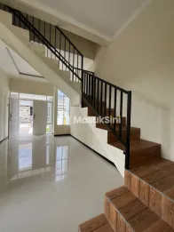 RUMAH MINIMALIS 2 LANTAI SIAP HUNI DEKAT KANTOR SAMSAT KOTA MALANG