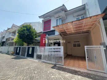 RUMAH MINIMALIS 2 LANTAI SIAP HUNI LOKASI