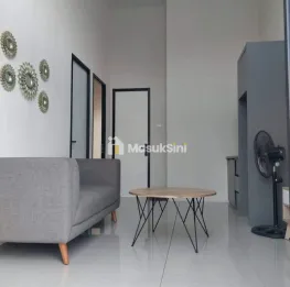 RUMAH MINIMALIS MODERN PERTAMA DI KOTA MALANG DENGAN FASILITAS LENGKAP