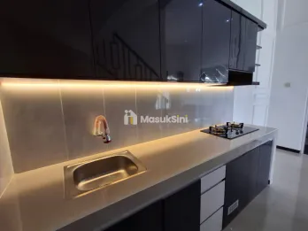 RUMAH MINIMALIS SIAP HUNI