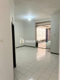 RUMAH MODERN LOKASI ARAYA DEKAT TERMINAL ARJOSARI - HARGA 1,250M NEGO