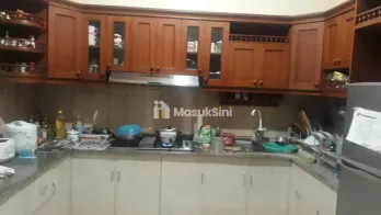 RUMAH MODERN LOKASI SAWOJAJAR COCOK UNTUK USAHA - HARGA 3,750 M NEGO