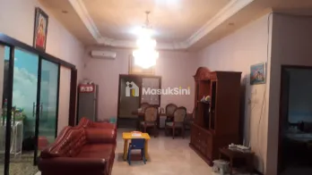 RUMAH MODERN LOKASI SAWOJAJAR COCOK UNTUK USAHA - HARGA 3,750 M NEGO